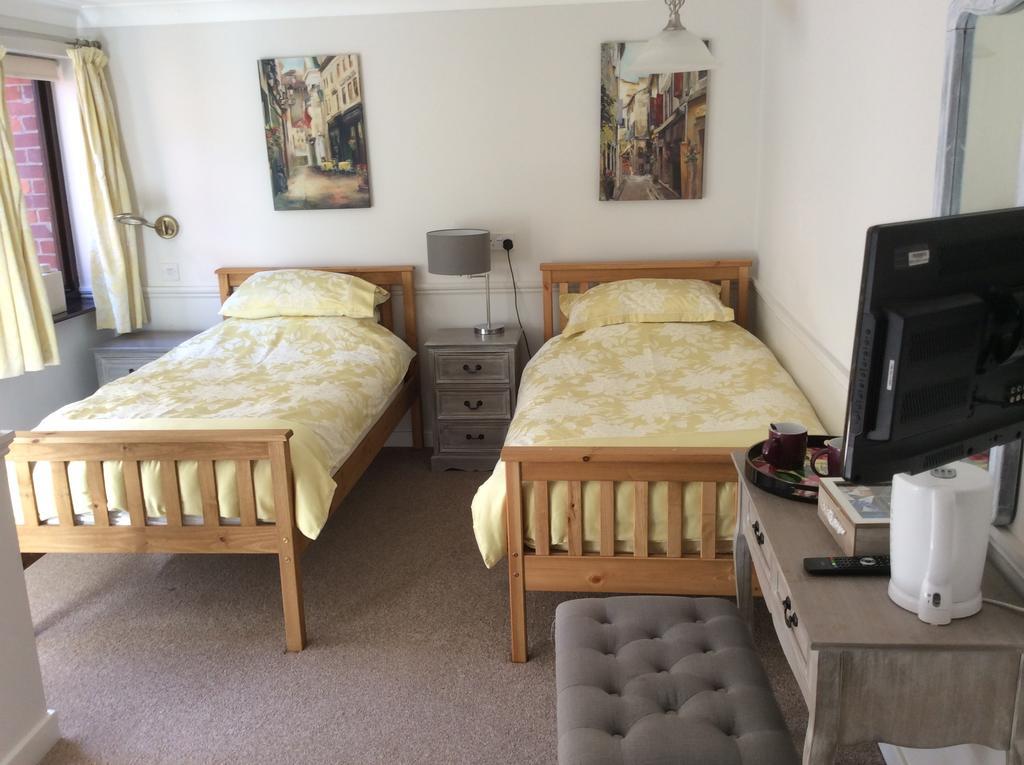 The Swan Motel, Gillingham Бекклс Номер фото